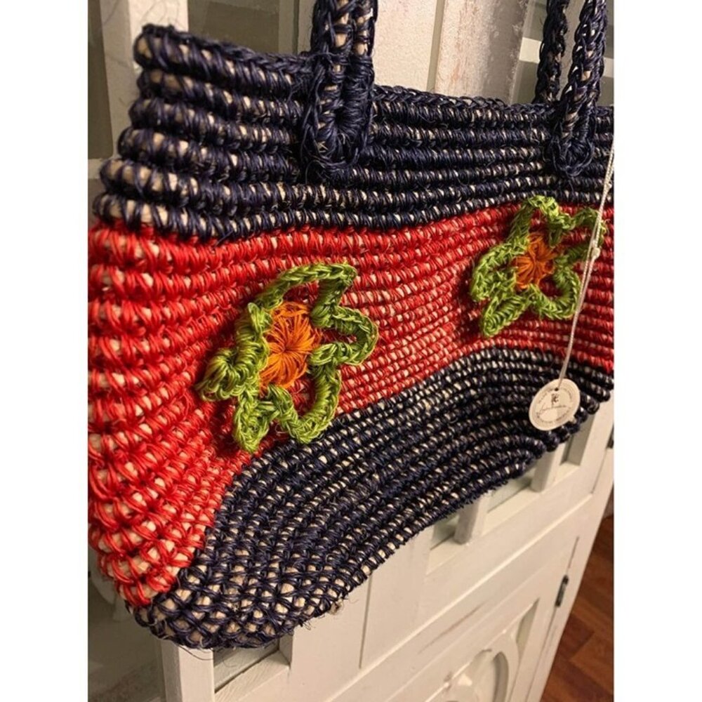 NWT Country Originals woven purse, floral, red and blue - Picture 2 of 3